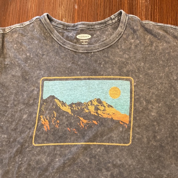 Men’s Large Old Navy Soft-Washed Tshirt - Picture 3 of 4